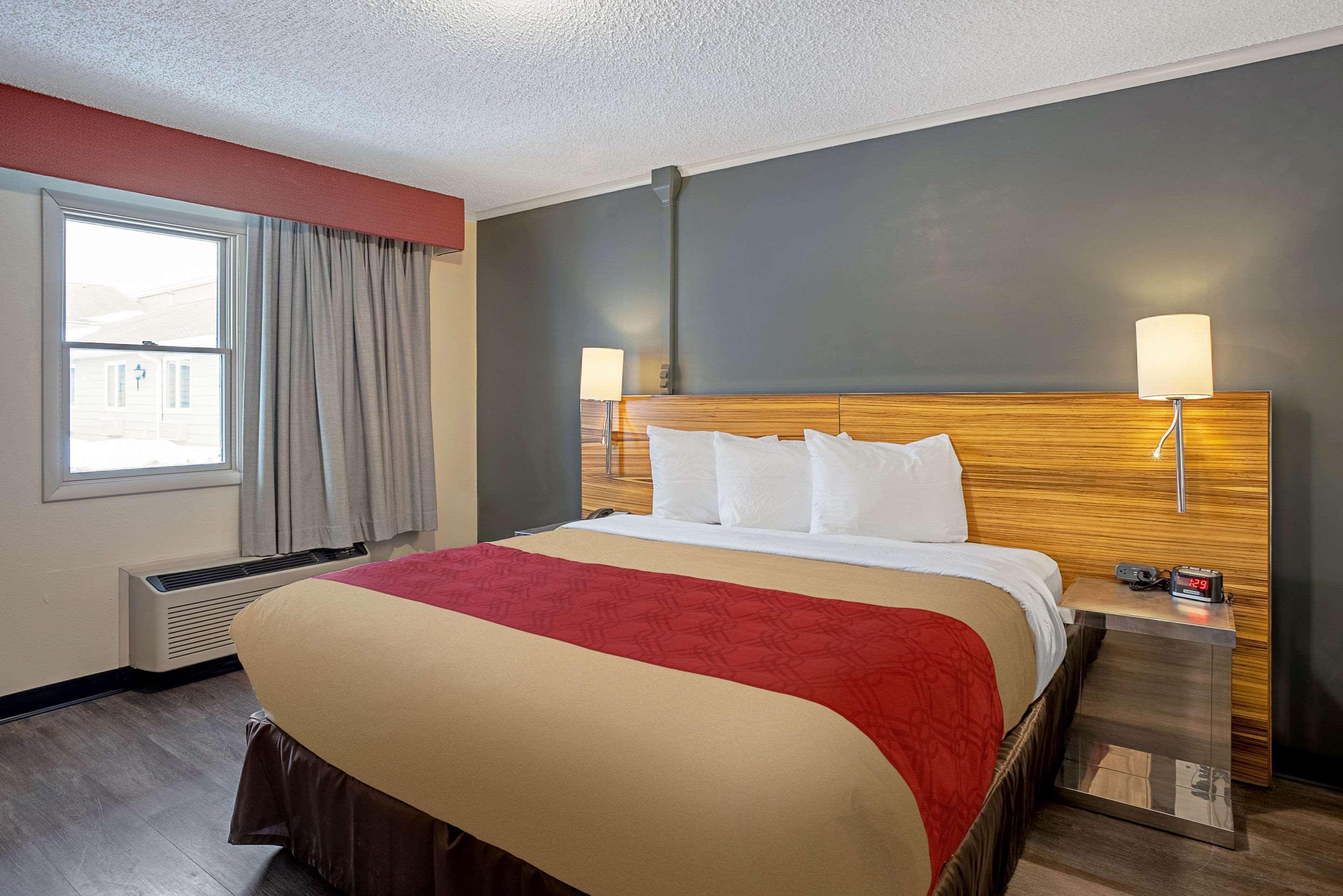 Quality Inn Frontier At Us Hwy 30 Clinton Exterior foto